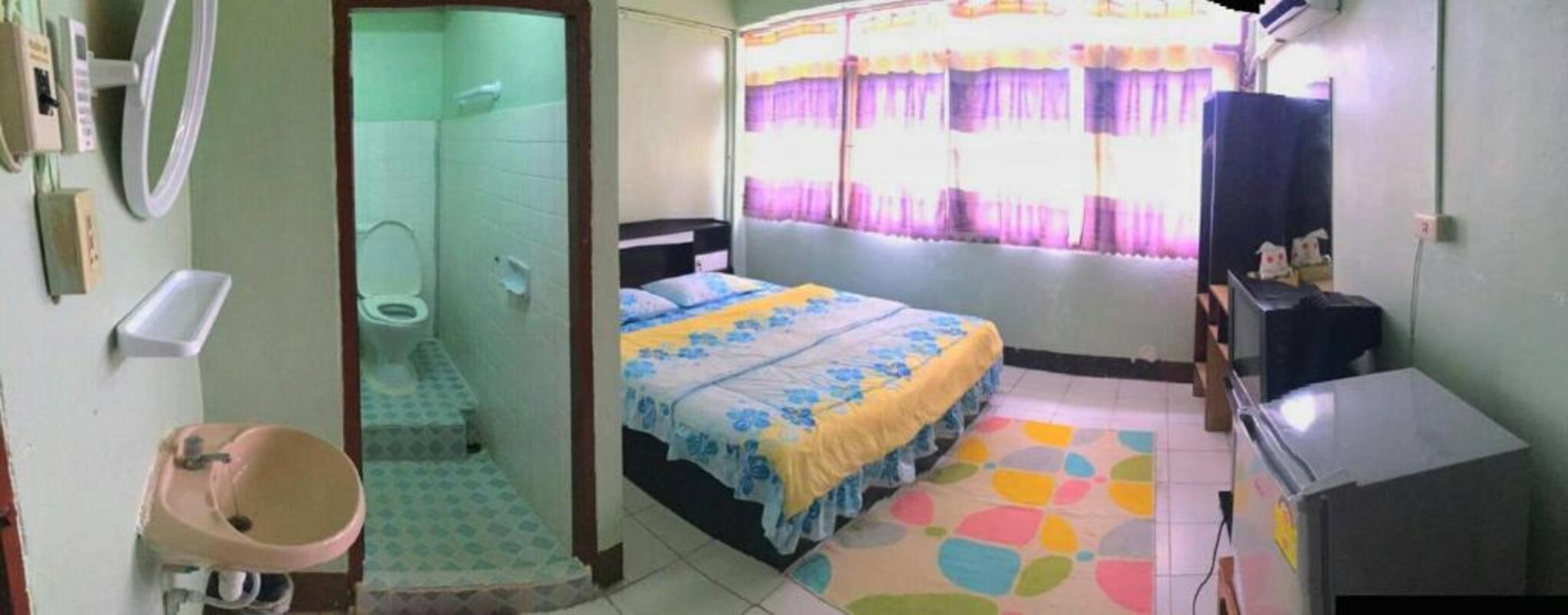 Chokchai Hotel Сайок Экстерьер фото